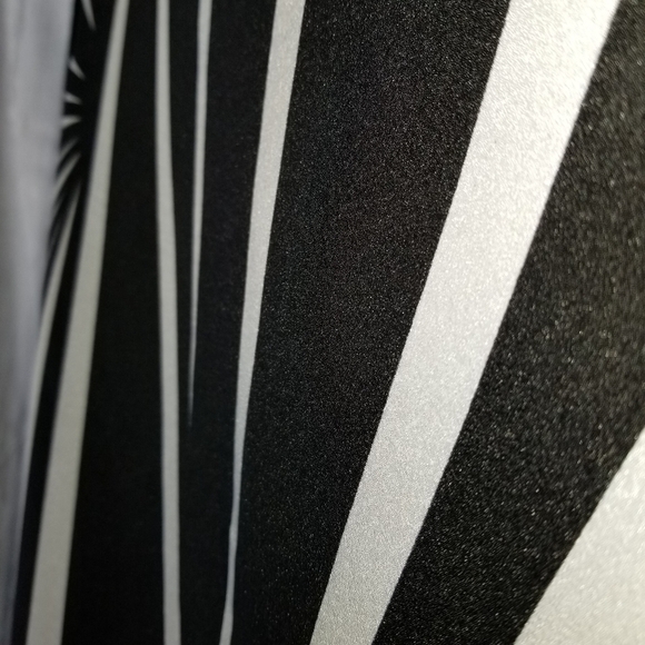 Sunny Leigh geo striped tunic - Picture 7 of 7